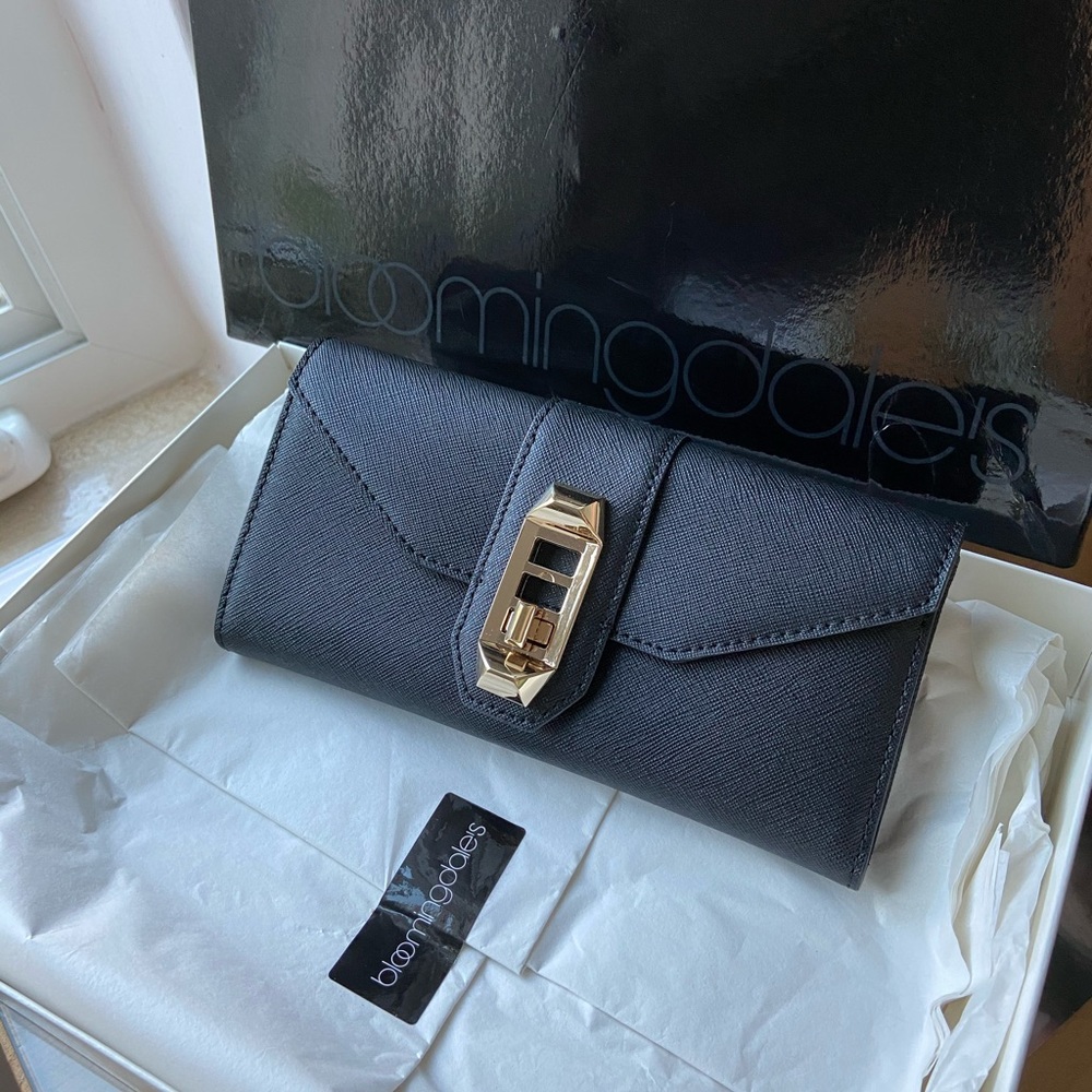 Rebecca Minkoff Leather Mason Wallet ✨